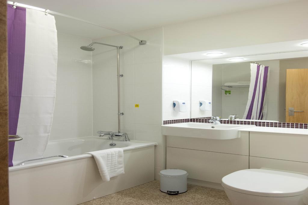 Premier Inn Birmingham City - Aston Room photo