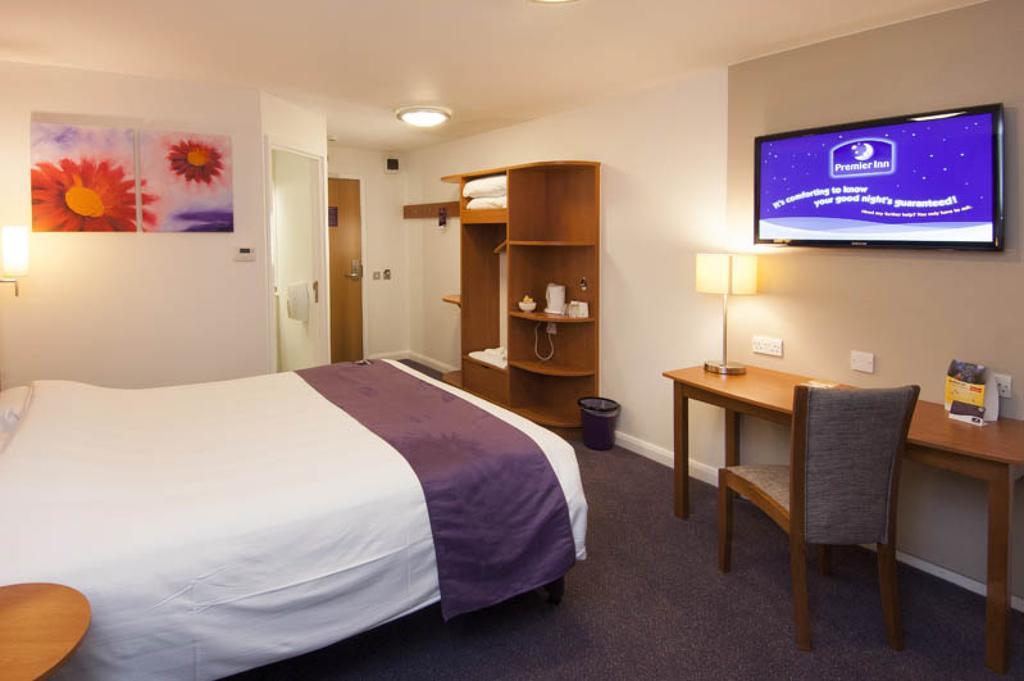 Premier Inn Birmingham City - Aston Exterior photo