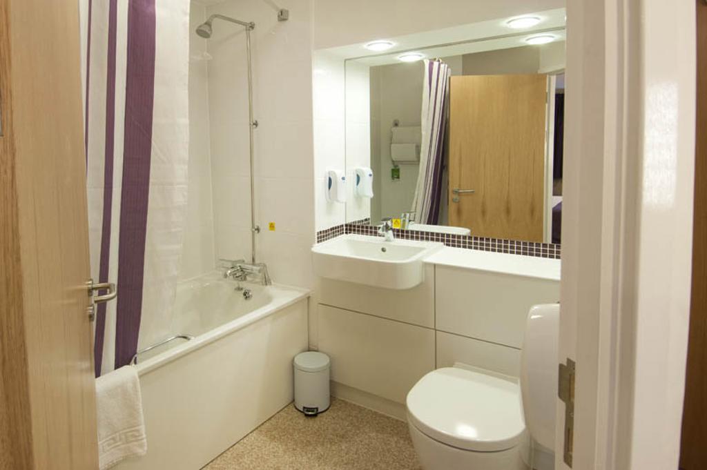 Premier Inn Birmingham City - Aston Room photo